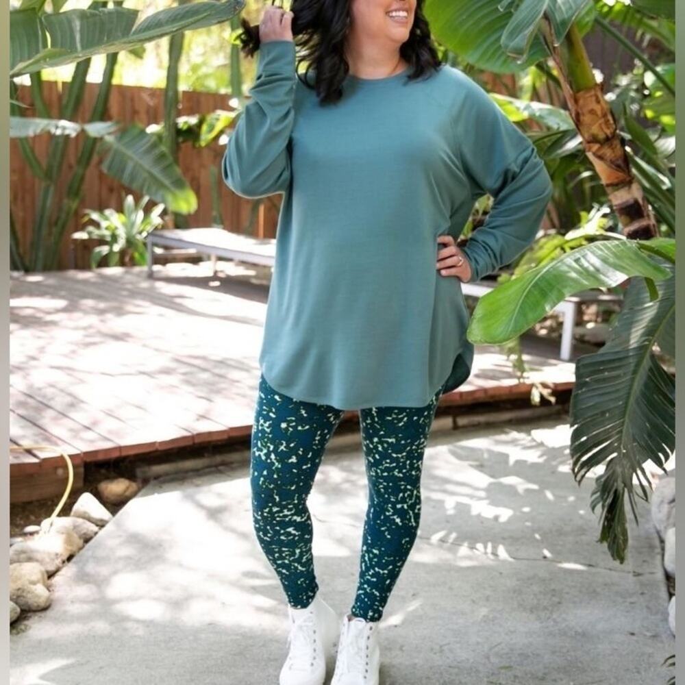 LuLaRoe Super Soft Leggings sz OS 2-10 Geometric Blues Red Yellow Stretchy Comfy - Picture 9 of 14